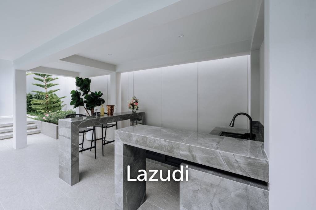 6 Bed 11 Bath 1,093 SQ.M Villa in Jomtien