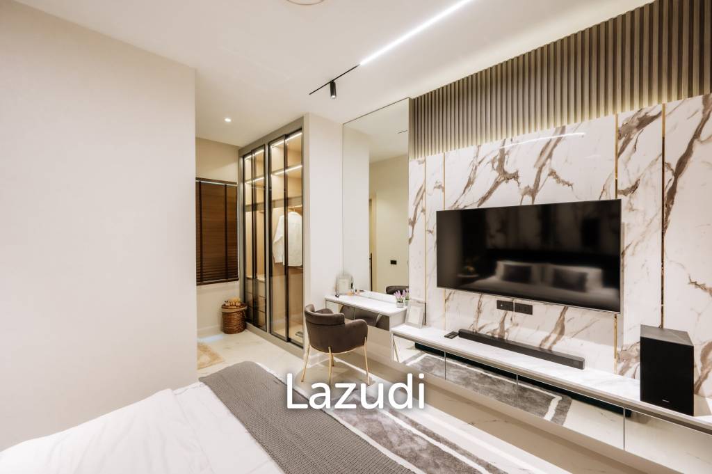 6 Bed 11 Bath 1,093 SQ.M Villa in Jomtien