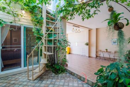 4 Bedroom Townhouse In Central Hua Hin Soi 94