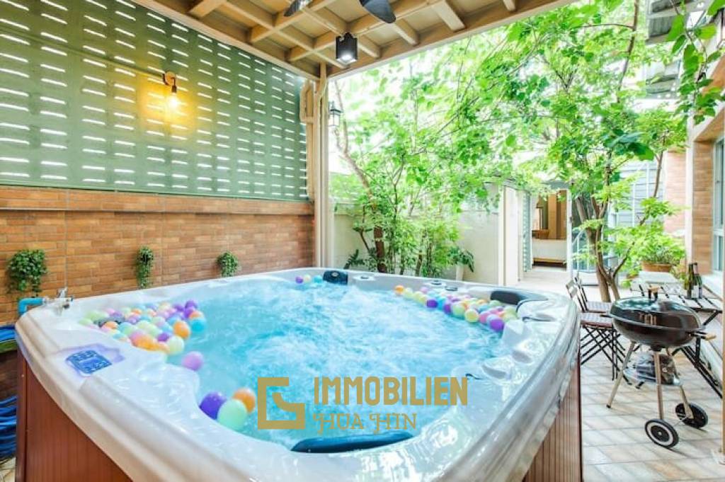 4 Bedroom Townhouse In Central Hua Hin Soi 94