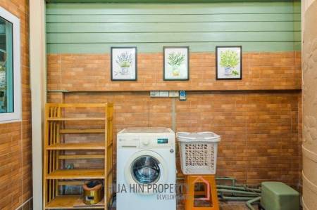 4 Bedroom Townhouse In Central Hua Hin Soi 94