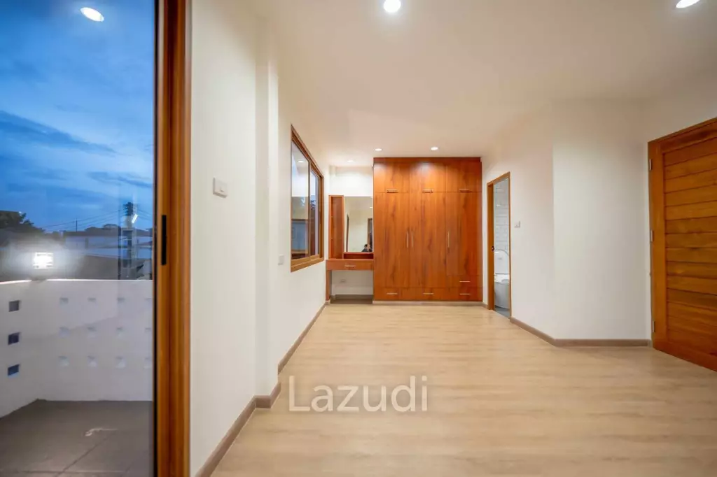 3 Beds 3 Baths 200 SQ.M. 2-Storey House