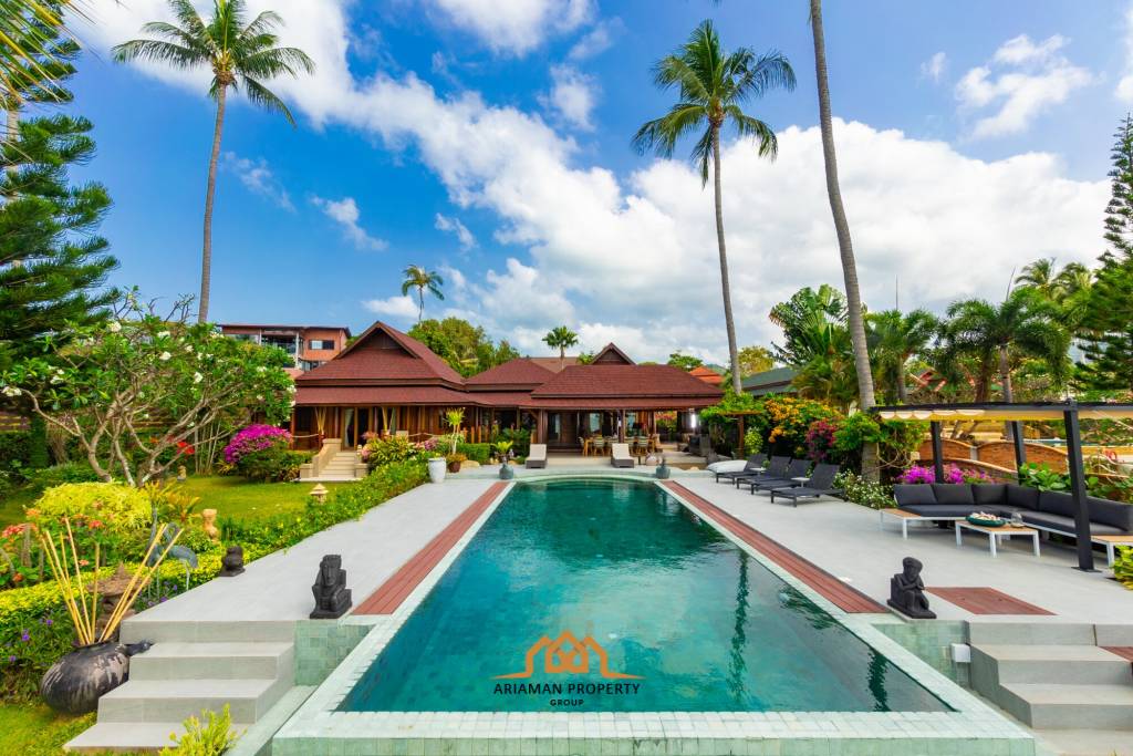 Luxury Traditional-Style Beachfront Villa