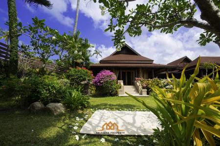 Luxury Traditional-Style Beachfront Villa