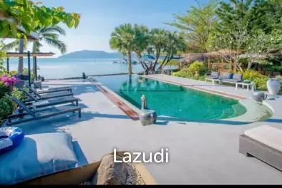 Luxury Traditional-Style Beachfront Villa