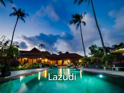Luxury Traditional-Style Beachfront Villa