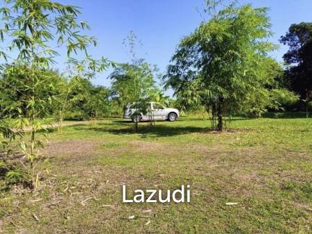 3 Ngan Land for Sale Close to a Pond and Road 3 Ngan Land for Sale Close to a Pond and Road