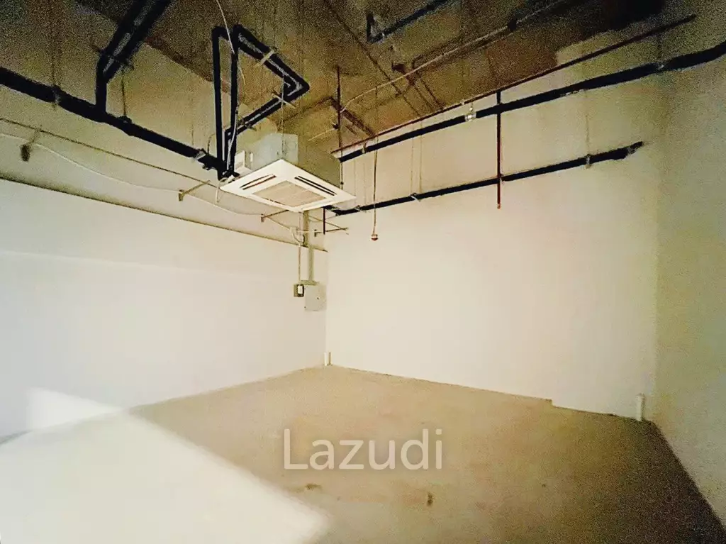 Office Space 52 SQ.M for Rent in Rama 9