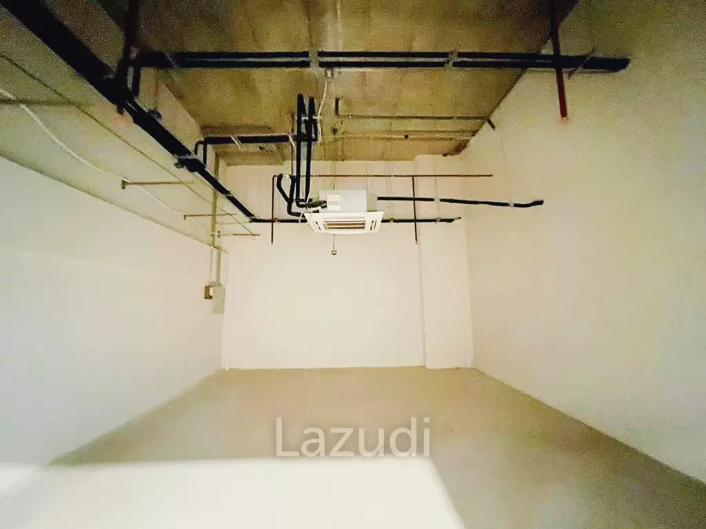 Office Space 52 SQ.M for Rent in Rama 9