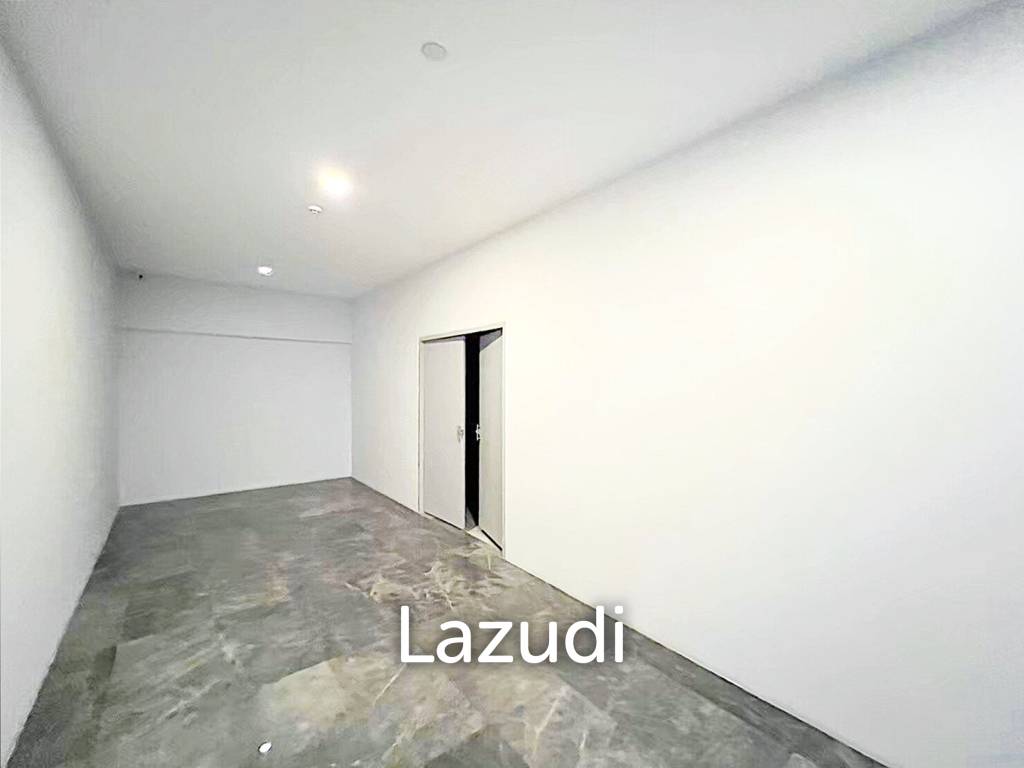 Office Space 52 SQ.M for Rent in Rama 9