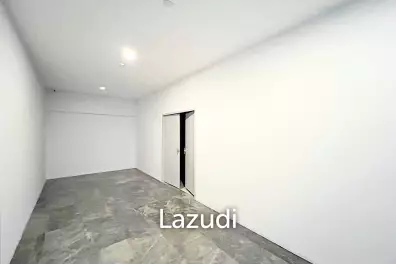 Office Space 52 SQ.M for Rent in Rama 9