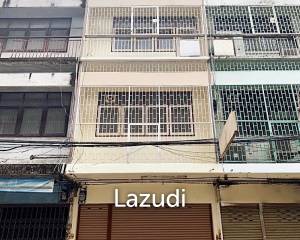 Commercial building, 4 floors, Soi Sukhumvit 22