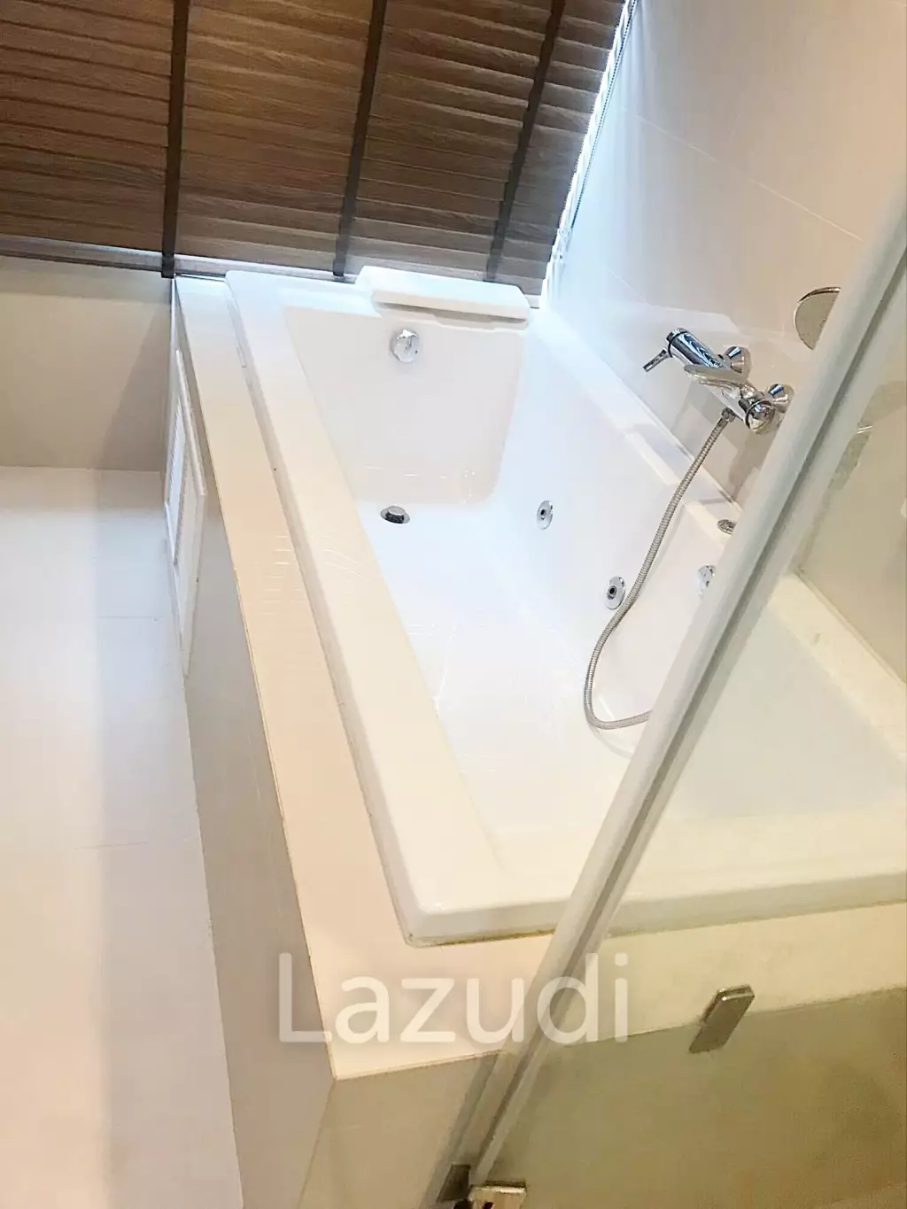 3 Bed 3 Bath 138 SQ.M Belle Grand Rama 9