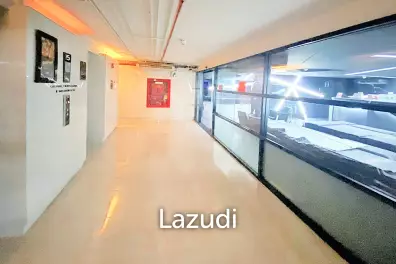 Prime Retail Space for Nightclub or Bar Near BTS Stations | 630 sqm