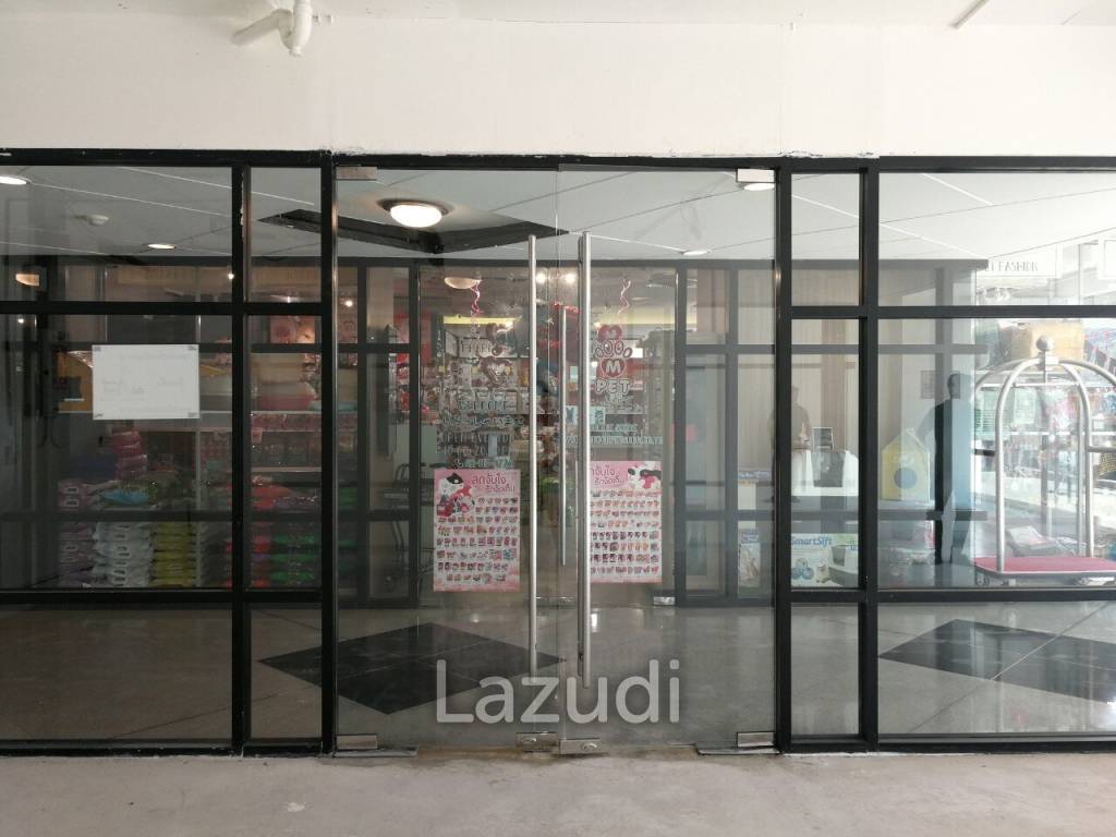 Prime 80sqm Retail Space on Bustling Thong Lo 16 Civic Place: Your Gateway to Success!