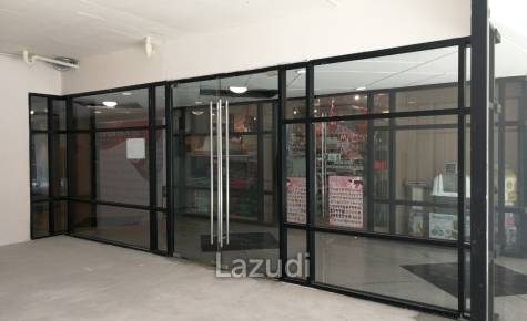 Prime 80sqm Retail Space on Bustling Thong Lo 16 Civic Place: Your Gateway to Success!