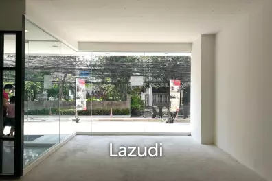 Prime 80sqm Retail Space on Bustling Thong Lo 16 Civic Place: Your Gateway to Success!