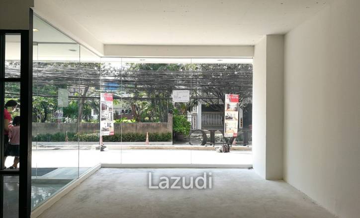 Prime 80sqm Retail Space on Bustling Thong Lo 16 Civic Place: Your Gateway to Success!