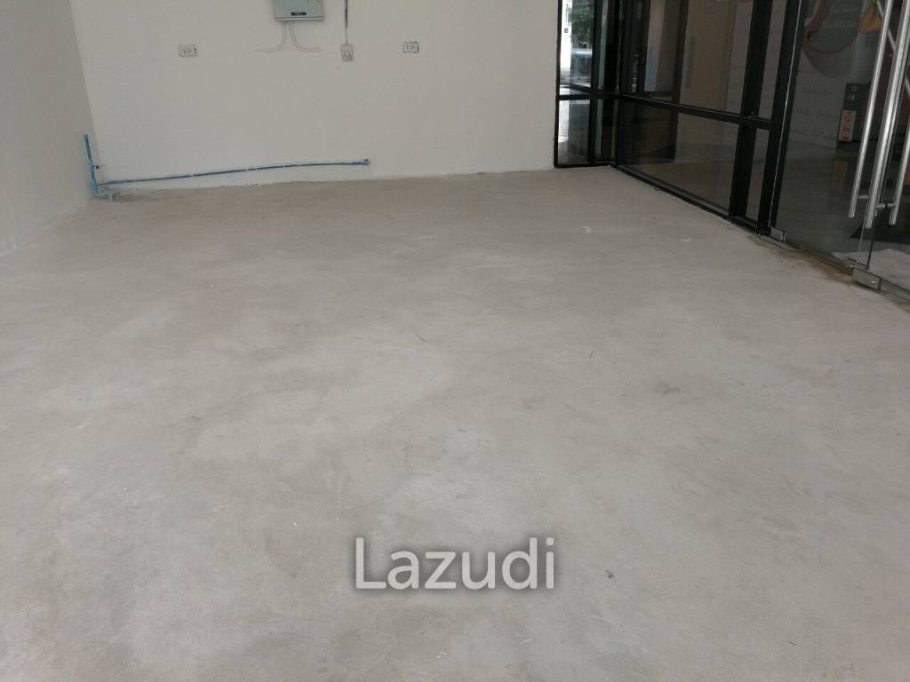 Prime 80sqm Retail Space on Bustling Thong Lo 16 Civic Place: Your Gateway to Success!