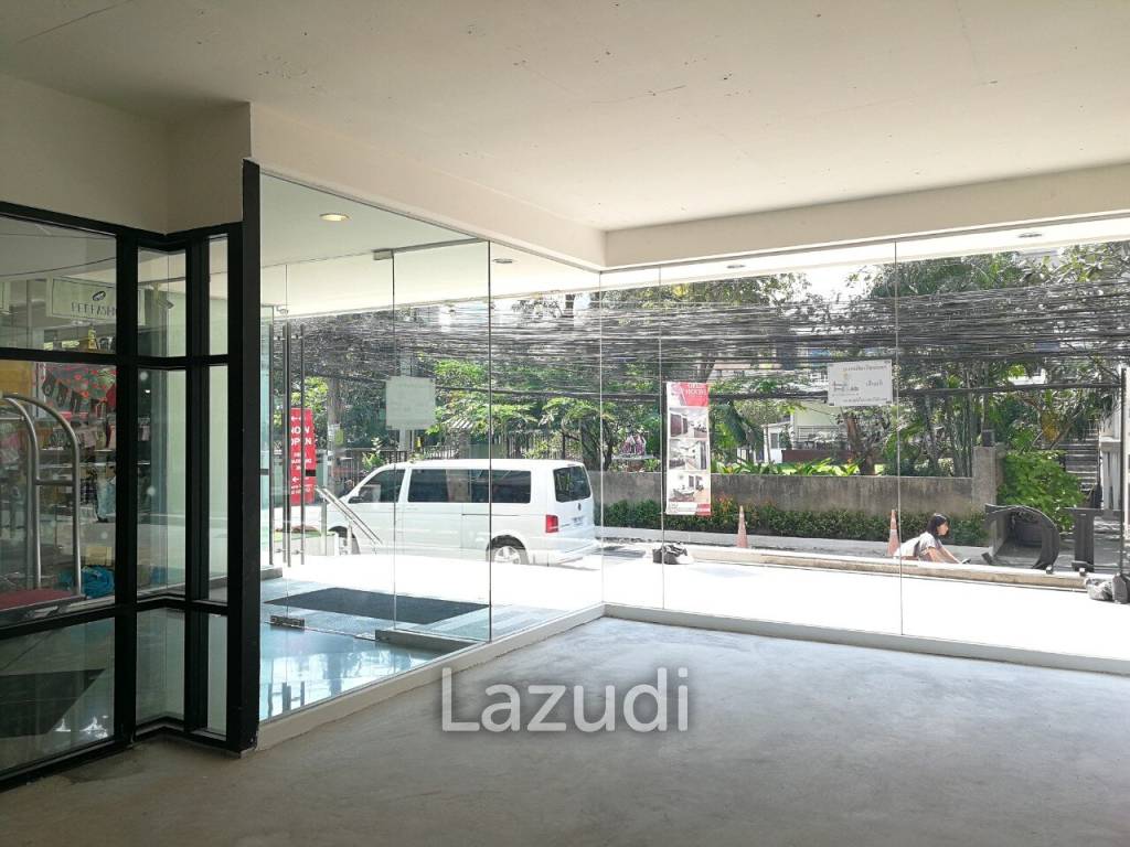 Prime 80sqm Retail Space on Bustling Thong Lo 16 Civic Place: Your Gateway to Success!
