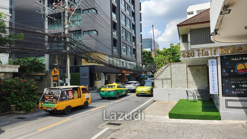 Prime 80sqm Retail Space on Bustling Thong Lo 16 Civic Place: Your Gateway to Success!