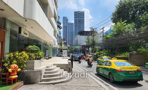 Prime 80sqm Retail Space on Bustling Thong Lo 16 Civic Place: Your Gateway to Success!