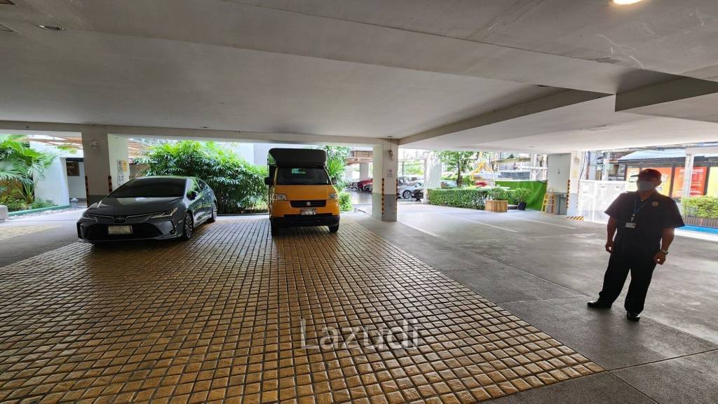 Prime 80sqm Retail Space on Bustling Thong Lo 16 Civic Place: Your Gateway to Success!
