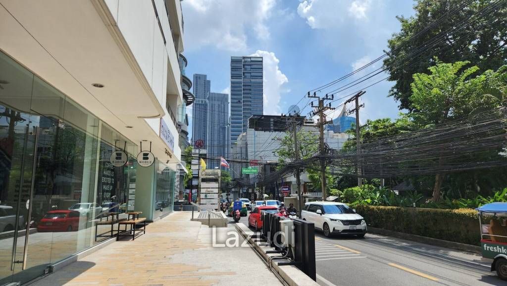 Prime 80sqm Retail Space on Bustling Thong Lo 16 Civic Place: Your Gateway to Success!