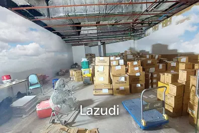 Retail space for rent in Watthana