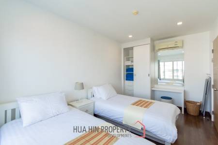 THE SEACRAZE : Nice 2 Bed Pool View Condo