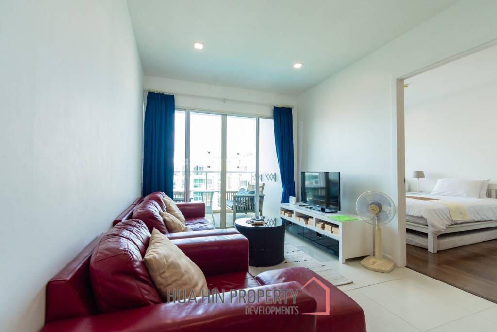 THE SEACRAZE : Nice 2 Bed Pool View Condo