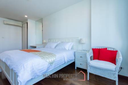 THE SEACRAZE : Nice 2 Bed Pool View Condo