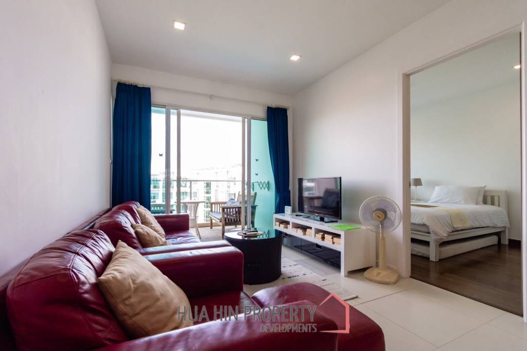 THE SEACRAZE : Nice 2 Bed Pool View Condo