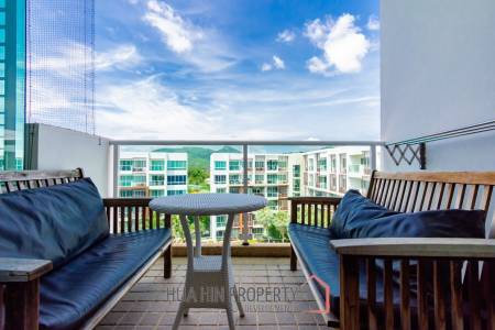THE SEACRAZE : Nice 2 Bed Pool View Condo