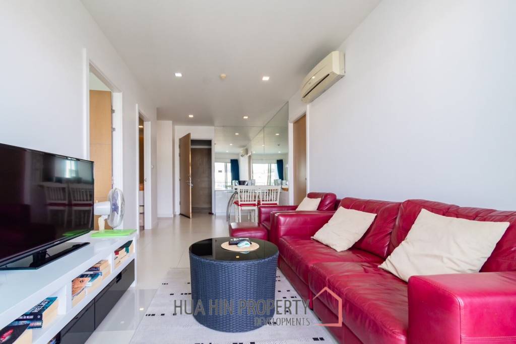 THE SEACRAZE : Nice 2 Bed Pool View Condo