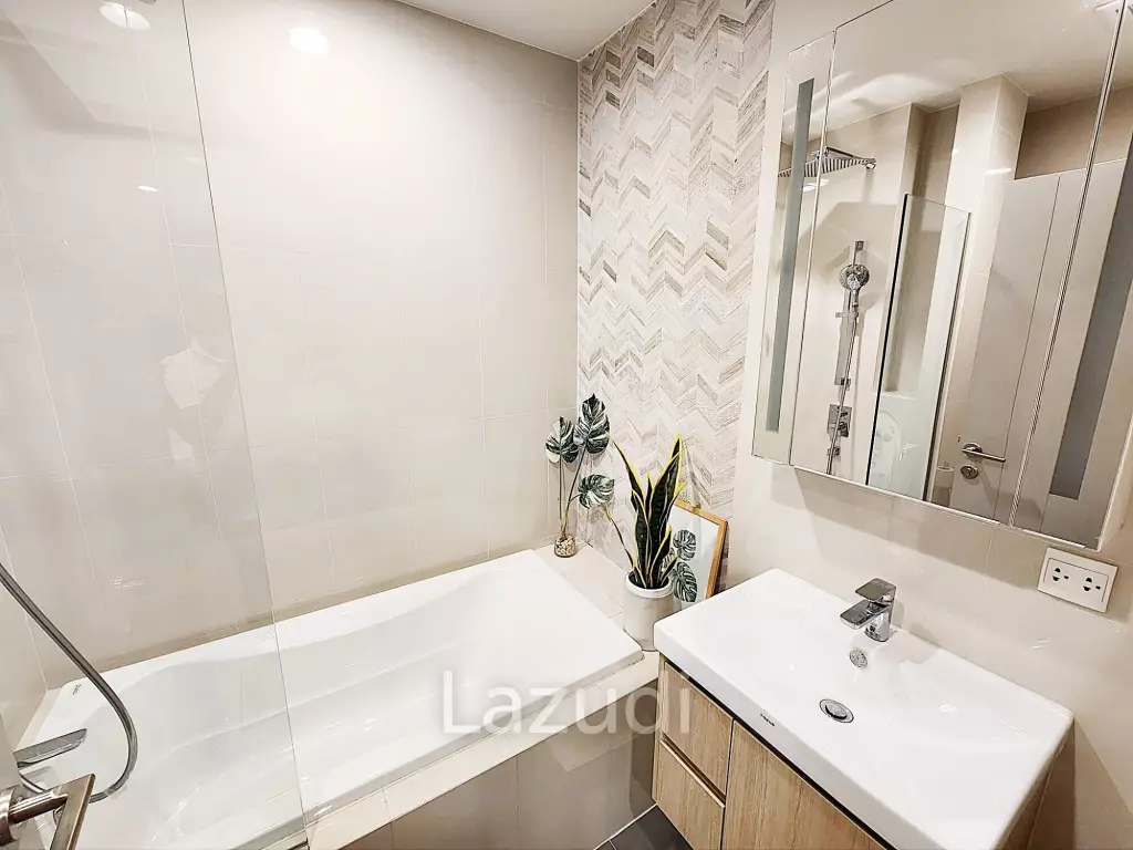 2 Bed 2 Bath 69 SQ.M OKA HAUS Sukhumvit 36