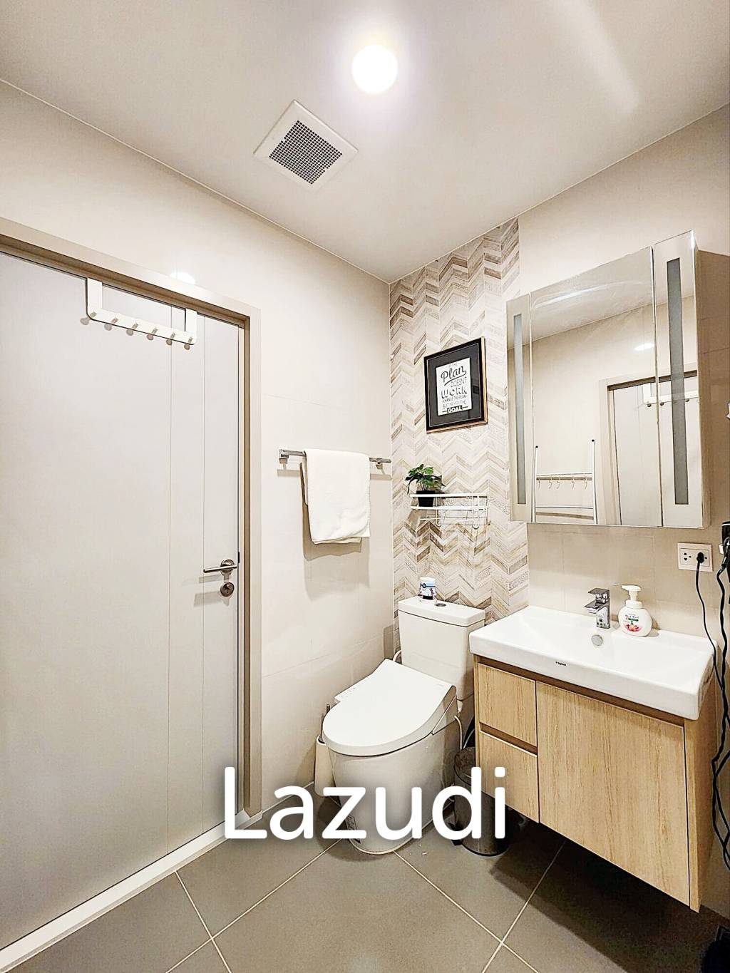 2 Bed 2 Bath 69 SQ.M OKA HAUS Sukhumvit 36