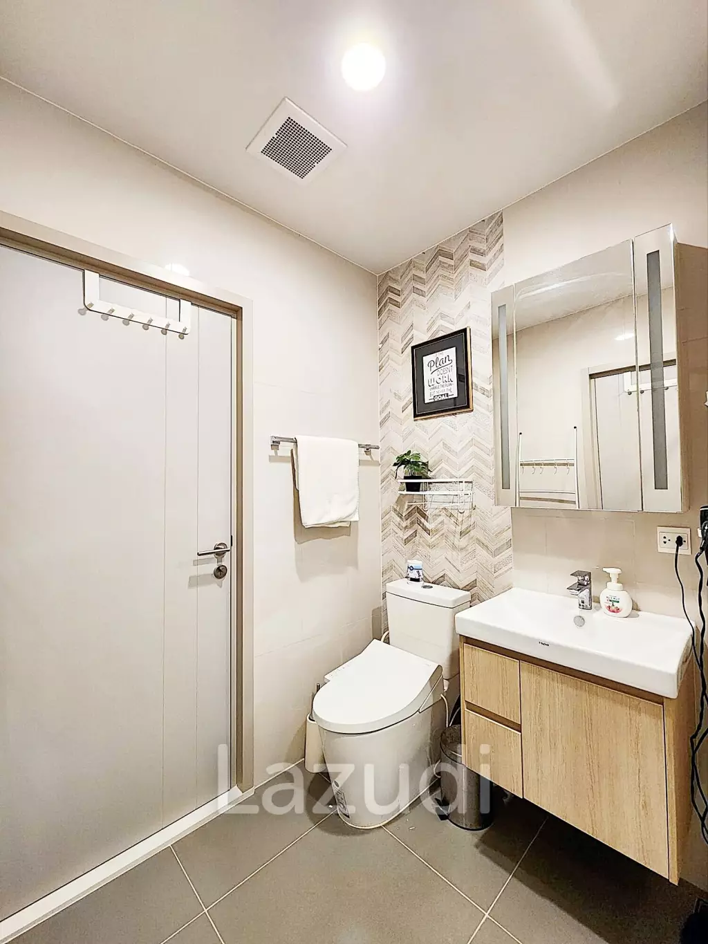 2 Bed 2 Bath 69 SQ.M OKA HAUS Sukhumvit 36