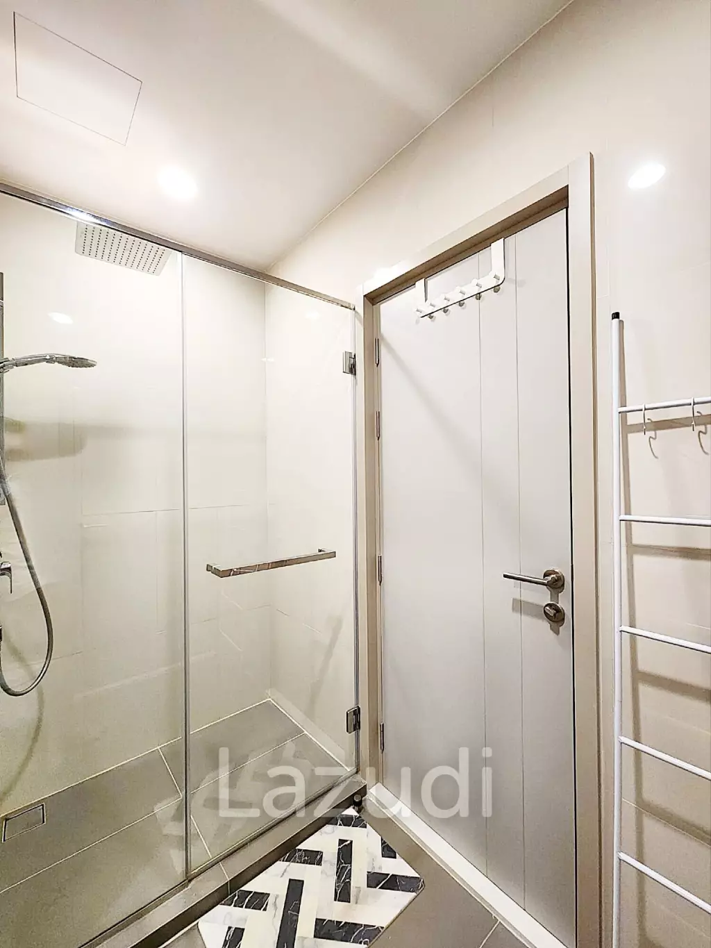 2 Bed 2 Bath 69 SQ.M OKA HAUS Sukhumvit 36