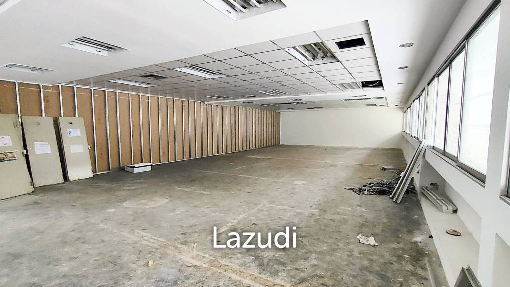 Office space for rent in Watthana