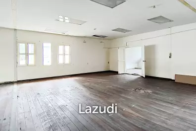 Office space for rent in Watthana
