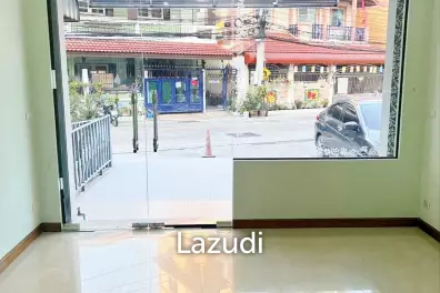 4-Story Building for Sale in Pattaya Nuea