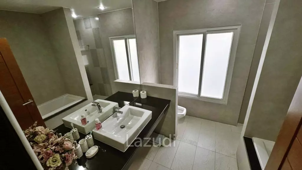 3 Beds 3 Baths 360 SQ.M. Seabreeze Villa Pattaya