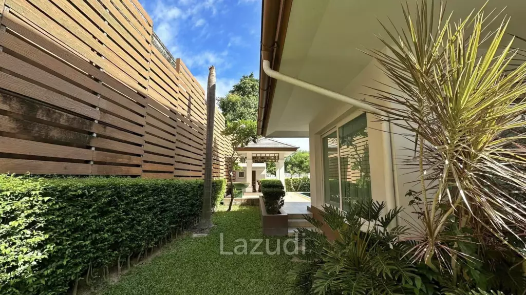 3 Beds 3 Baths 360 SQ.M. Seabreeze Villa Pattaya