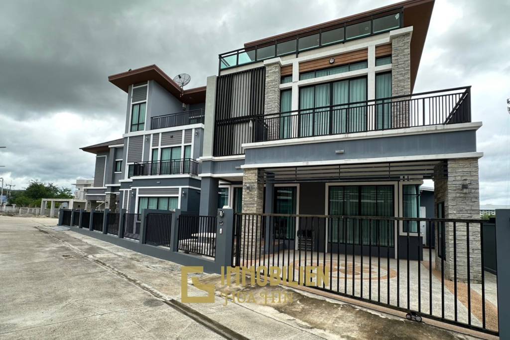 5 Bed 4 Bath 266.70 SQ.M Suchawalai At Sea