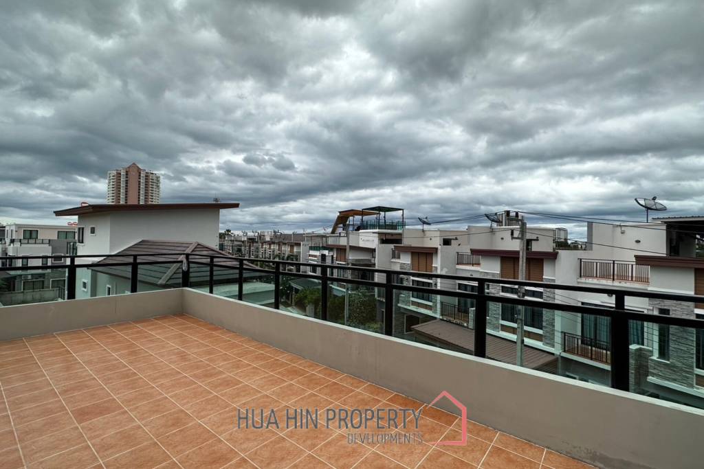5 Bed 4 Bath 266.70 SQ.M Suchawalai At Sea
