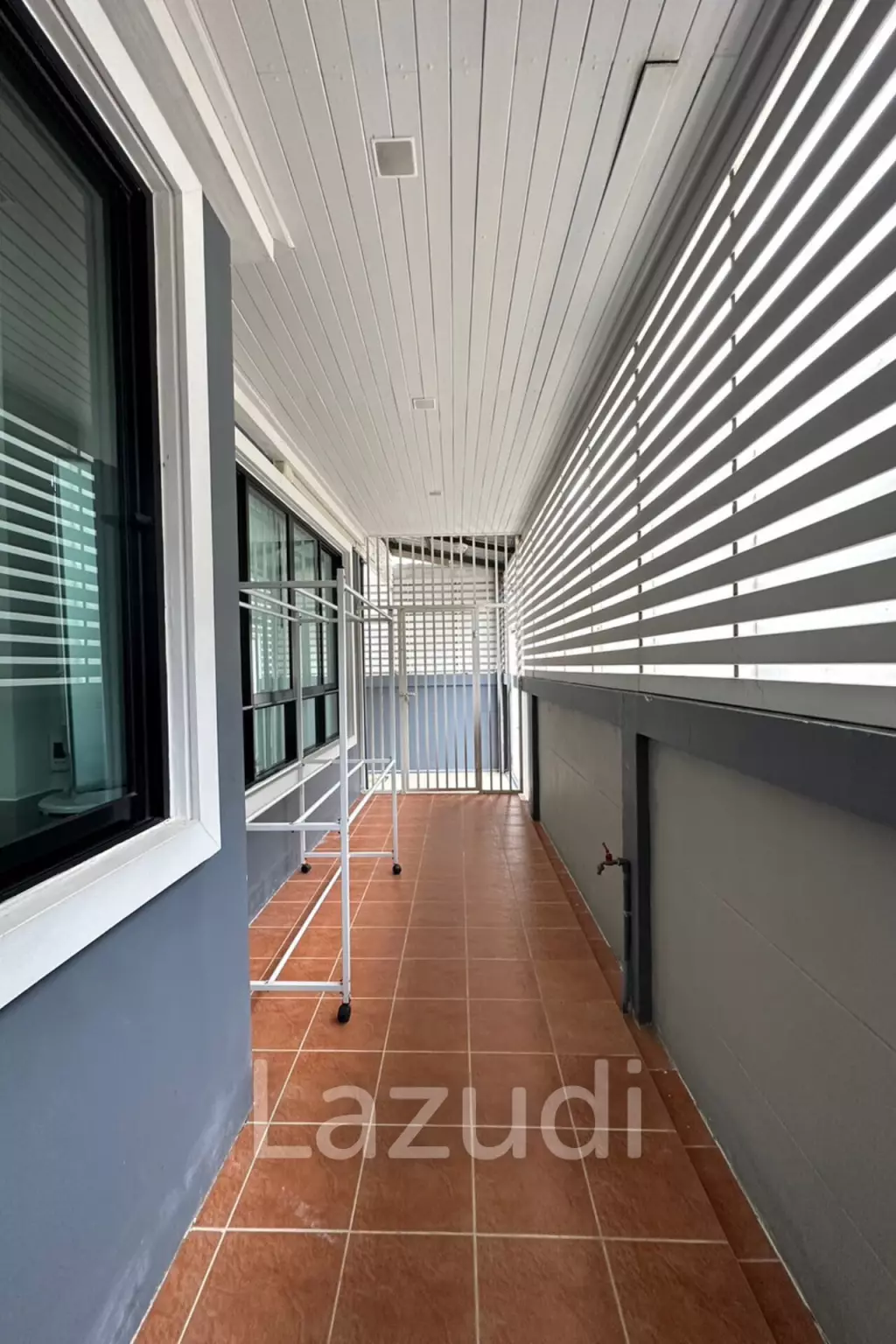 5 Bed 4 Bath 266.70 SQ.M Suchawalai At Sea