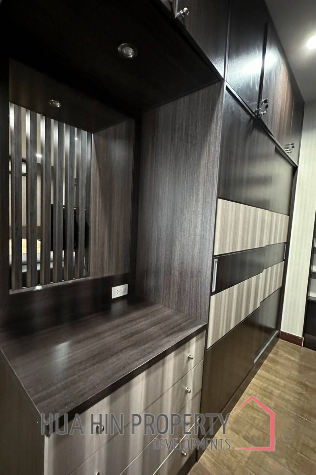5 Bed 4 Bath 251.85 SQ.M Suchawalai At Sea