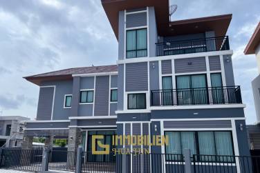 5 Bed 4 Bath 251.85 SQ.M Suchawalai At Sea