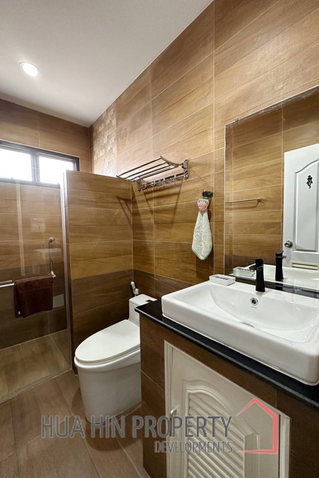 5 Bed 4 Bath 251.85 SQ.M Suchawalai At Sea
